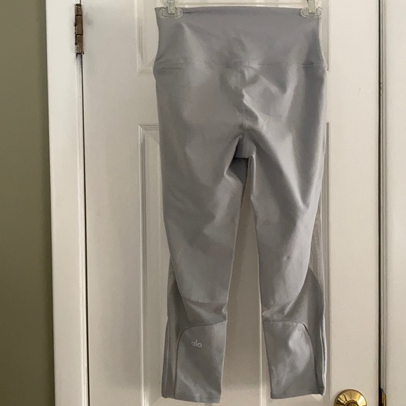 ALO YOGA MESH PANTS SIZE S - Picture 3 of 7